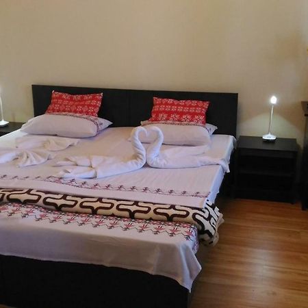 Edelweiss Guesthouse, Glamping And Camping Suhaia Exterior photo
