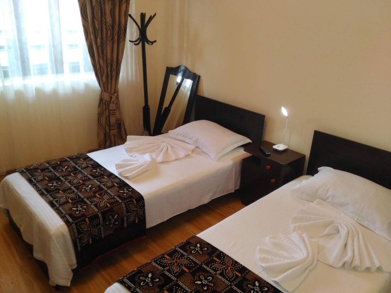 Edelweiss Guesthouse, Glamping And Camping Suhaia Exterior photo